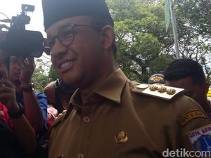 Anies-Sandi hingga Gatot Tiba di Rumah Duka Probosutedjo