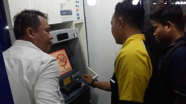 Fakta di Balik Ramyadjie Punya Mesin ATM di Kamar yang Bikin Heboh