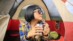 Kayak Begini Nih Kalau Poppy Sovia Lagi Ngopi dan Makan
