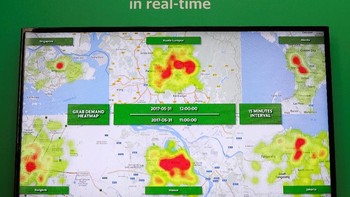 Sebuah peta menggambarkan pemesanan kendaraan Grab di Asia Tenggara. Soal UberEats akan tetap beroperasi hingga akhir Mei nanti, sebelum layanan pengantaran dan restoran milik Uber tersebut pindah ke platform GrabFood.Foto: Reuters