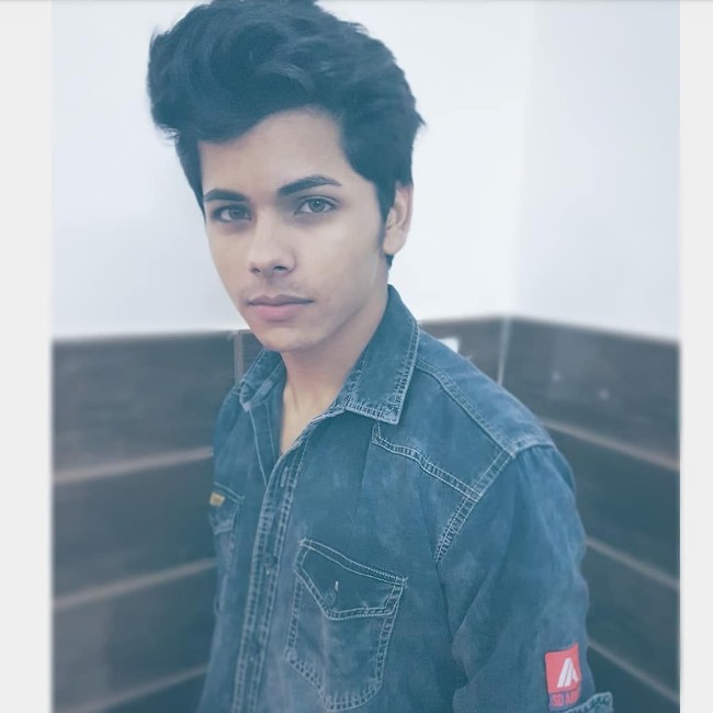 Ia pun kerap kali membagikan berbagai aktivitasnya di Instagram, mulai dari olahrga hingga foto selfie dirinya bersama teman-temannya. Foto: Instagram