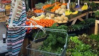 Setelah memposting foto Skellie yang tengah berpose di depan makanan ke akun Instagram pribadinya. Dana mendapatkan banyak respon positif dari followernya sehingga dia memutuskan untuk membuat akun Skellie. Foto: Instagram @omgliterallydead