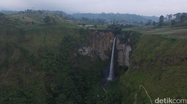 Air terjun ini berada di  Desa Tongging, Kecamatan Merek, Kabupaten Karo, Sumatra Utara.  (Okta Marfianto/detikTravel)