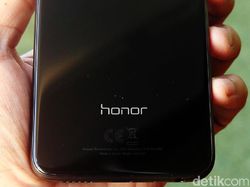 Unboxing Dua Jagoan Honor yang Bikin Pecinta Xiaomi Tergoda