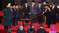 Ahmad Basarah, Muhaimin Iskandar, dan Ahmad Muzani disumpah.