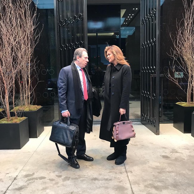 Modelling bukanlah yang membawa Kathy Ireland kini sebagai salah satu wanita terkaya dunia dengan kekayaan ratusan juta dollar. Dia menjadi kaya raya dengan berjualan kaus kaki. Foto: Instagram/Kathy Ireland