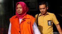 Inna Sulestyowati tiba di gedung KPK untuk jalani pemeriksaan lanjutan, Senin (26/3/2018).