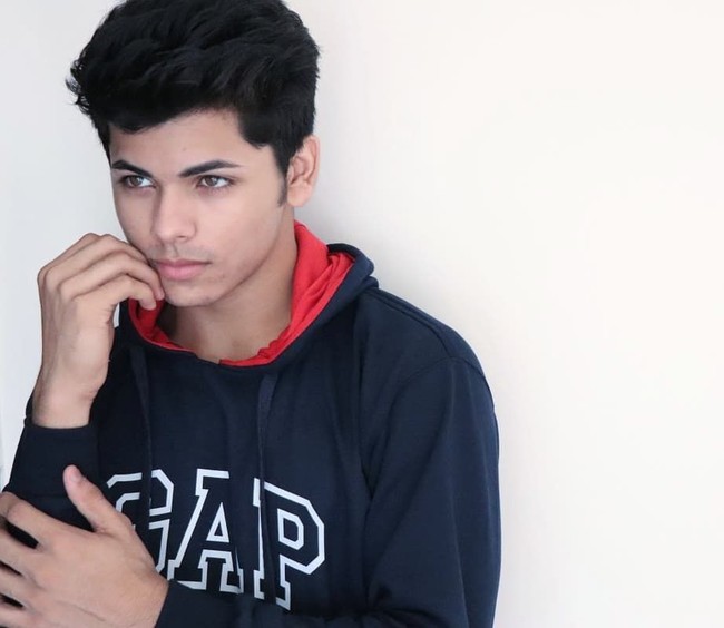 Sebelum memulai kariernya di industri hiburan, Siddharth merupakan atlet senam tingkat nasional. Foto: Instagram