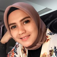 Keputusannya untuk berhijab lagi-lagi mengundang perhatian netizen, karena tampilannya yang makin cantik dengan jilbab. Bripda Ismi makin populer bak selebgram. Foto: Instagram Bripda Ismi