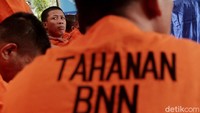 Kasus itu diungkap dari berbagai daerah mulai dari Aceh, Medan, Lampung, Surabaya hingga Tangerang. Salah satunya adalah penggerebekan tempat produksi narkotika rumahan atau Clan Lab di Tangerang pada Rabu 17 Januari.
