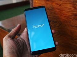 Unboxing Dua Jagoan Honor yang Bikin Pecinta Xiaomi Tergoda