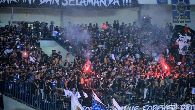 Polisi Imbau Bobotoh Tak Konvoi Usai Laga Persib vs Persija Besok Polisi Imbau Bobotoh Tak Konvoi Usai Laga Persib vs Persija Besok