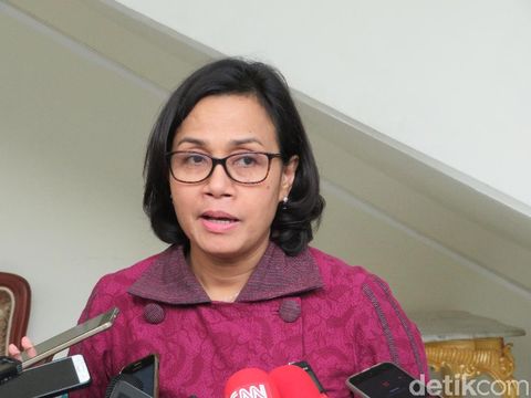  Menkeu Sri Mulyani memberi keterangan soal rapat Wantim Otda soal DAK di kantor Wapres, Senin (26/3/2018)