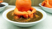Duh, bentuk wortelnya terlihat seperti seseorang yang sedang cemberut. Karena bagian bawah si wortel terlihat seperti kedua kaki yang sedang ditekuk dan bagian atasnya terlihat seperti tangan yang memeluk dua kaki tadi. Foto: obcincognito  