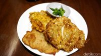 Kedai Kopi Tenong: Bersantai Sambil Cicip Gado-gado dan Es Kopi di Sini