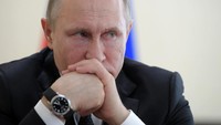 Apa yang terjadi di sini? Ini bukanlah perang, ini bukan ledakan metanol yang tiba-tiba. Orang-orang datang untuk bersantai, juga anak-anak. Kita bicara soal demografi dan kehilangan begitu banyak orang, kata Putin.