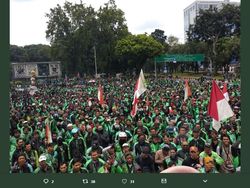 Ketika Ojek Online Membajak Jakarta di Mata Netizen