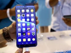 Senandung Lenka Saat Perkenalkan Tiga Ponsel Honor di Jakarta