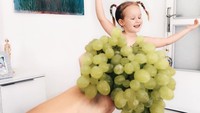 Sang ibu, Alya Chaglar mengatakan bahwa Stefani sangat suka dengan dunia modeling. Ia hobi berpose secara spontan dengan ekspresi wajah yang menggemaskan. Foto: Instagram @seasunstefunny