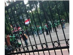 Ketika Ojek Online Membajak Jakarta di Mata Netizen