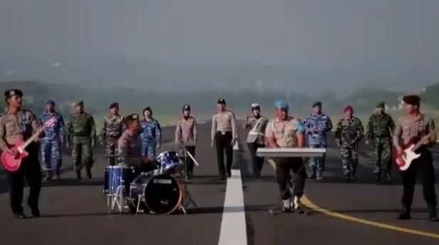 Band Polisi Ciko Populerkan Lagu 'Sinergitas TNI-Polri' di Medsos