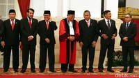 Para hakim MK hadir dalam pengucapan sumpah tersebut.