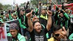 Penampakan Massa Driver Ojol Demo di Depan Istana