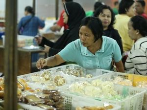 Uniknya Pasar Kembang, Pusat Jual Beli Jajanan di Surabaya
