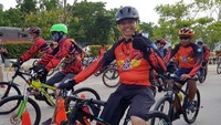 Kepala Badan Nasional Pencarian dan Pertolongan (Basarnas) Marsekal Madya M. Syaugi, S.Sos., M.M menggelar sepeda bersama sejumlah instansi terkait di Kota Kendari seperti TNI, Polda, LSM serta tampak juga beberapa komunitas sepeda Kendari. Pool/Basarnas.
