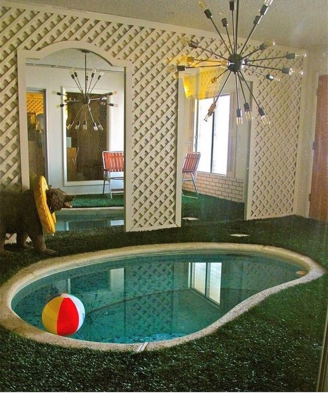 Konsep kolam renang yang unik sekaligus bikin bingung. Foto: Instagram @pleasehatethesethings