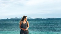 Dalam postingan Instagramnya, terlihat bahwa Bridget Malcolm sangat menyenangi pantai. (bridgetmalcolm/Instagram)