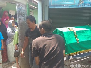 Ibu Guru di Karawang Tewas Dijambret Saat Berangkat Mengajar