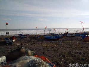 Gelombang Tinggi, Nelayan Kulon Progo Nganggur Hampir Sepekan