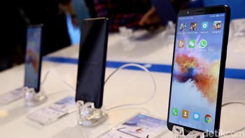 Sedangkan Honor 7X menampilkan Honor Full View Display dengan kinerja tinggi.