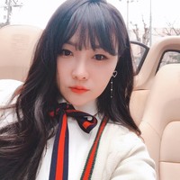 Guru cantik yang mengajar sejarah ini adalah Lee Da Ji. Ia merupakan lulusan Universitas Wanita Ehwa. Selain mengajar Da Ji juga sangat menyukai olahraga mobil. Foto: Instagram