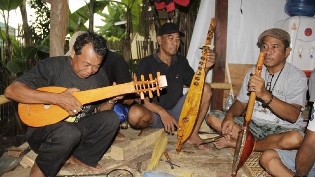 Sempat Dicibir, Bengkel Kecapi Yusri Kini Go International