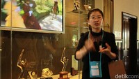Pemandu detikTravel yang bernama Momo. Ia menjelaskan, kalau Ballarat menghasilkan sekitar 90% emas dunia saat itu (Randy/detikTravel)