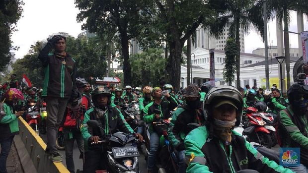 Demo Driver online foto : CNBC Indonesia/Fitri Said