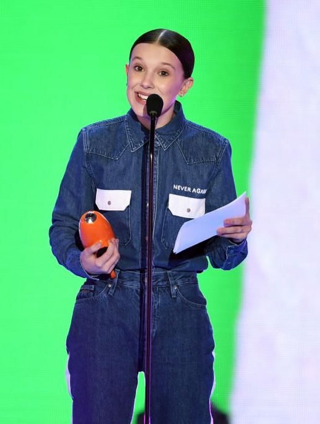 Memerankan Eleven dalam serial Stranger Things telah membuat Milli Bobby Brown jadi sensasi remaja. Di usia yang masih belia, 12 tahun, Millie punya kemampuan berbicara dengan bijaksana layaknya orang dewasa. Ia juga peduli dengan isu-isu sosial. Kharisma inilah yang membuat dia dicintai banyak penggemarnya dan menginspirasi remaja lainnya. Foto: Getty Images