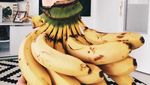 Ah, Lucunya Gadis Kecil Ini Pose dengan Baju dari Sayur dan Buah-buahan!