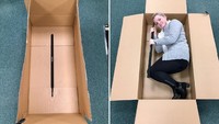 Seorang pembeli online di Bristol, Jade Nightscales (26), merasa kaget begitu membuka barang pesanannya yang telah tiba. Bagaimana tidak, kotak pembungkus pesanannya jauh lebih besar dari seharusnya. Ia memesan penyangga microphone dengan besar kardus sepanjang 122 cm dan lebar 61 cm. (Foto: Dok. SWNS)