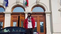 Berbagai perbatasan juga ia lewati (walktopalestine/Instagram)