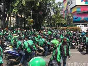 Kerja di Atas 8 Jam, Driver Ojek Online Minim Perlindungan