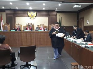 Pengacara Bupati Rita Diminta Hakim Keluar dari Ruang Sidang