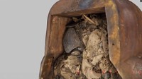 Hieroglif pada peti mati itu dibuat untuk seorang pendeta bernama Mer-Neith-it-es, tetapi peti mati tidak selalu menyimpan jasad yang dimaksudkan untuk mereka. (Foto: Dok. Nicholson Museum/Facebook via news.com.au)