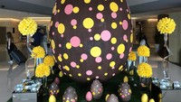 Telur Paskah ini dipajang di sebuah hotel di Dubai, Uni Emirat Arab