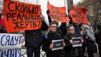 Dikutip dari Usa Today, Selasa (27/3/2018), massa menuntut pengusutan yang komprehensif terkait dugaan kelalaian dari kebakaran tersebut. (Foto: Dok. REUTERS/Vasily Fedosenko)