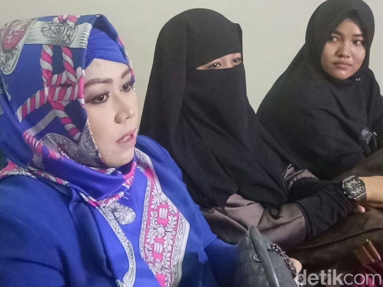 10 Juli 2018 Hakim Putuskan Nasib Rumah Tangga Opick dan Dian 10 Juli 2018 Hakim Putuskan Nasib Rumah Tangga Opick dan Dian