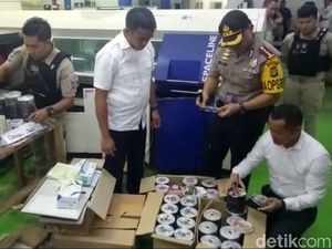 Polisi Sita Puluhan Ribu DVD Bajakan dari Gudang di Tangerang