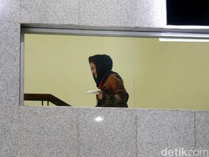 Deisti Sempat Bertemu Novanto Saat Diperiksa KPK